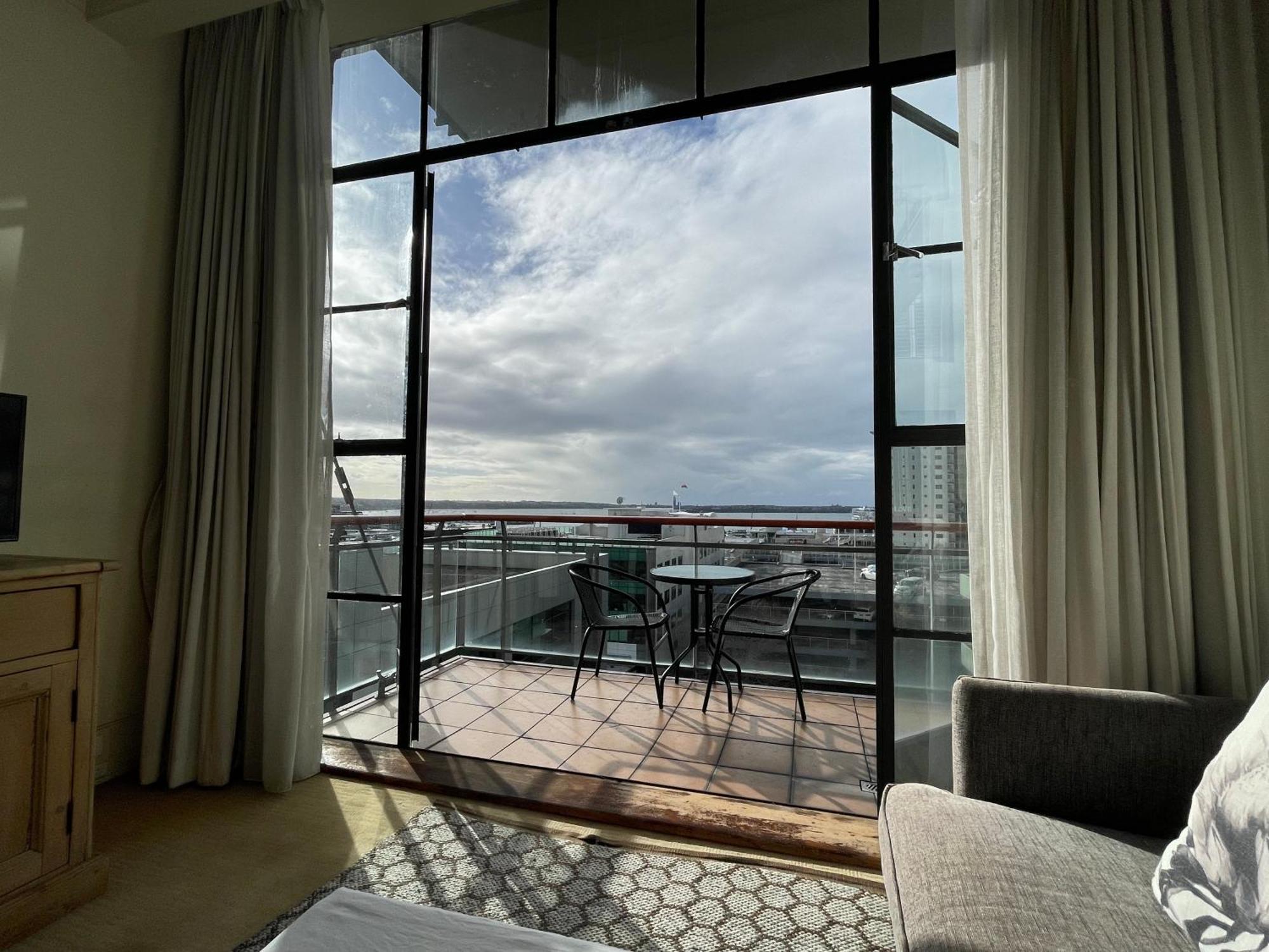 Sea View Heritage Apartment With Balcony Окленд Экстерьер фото