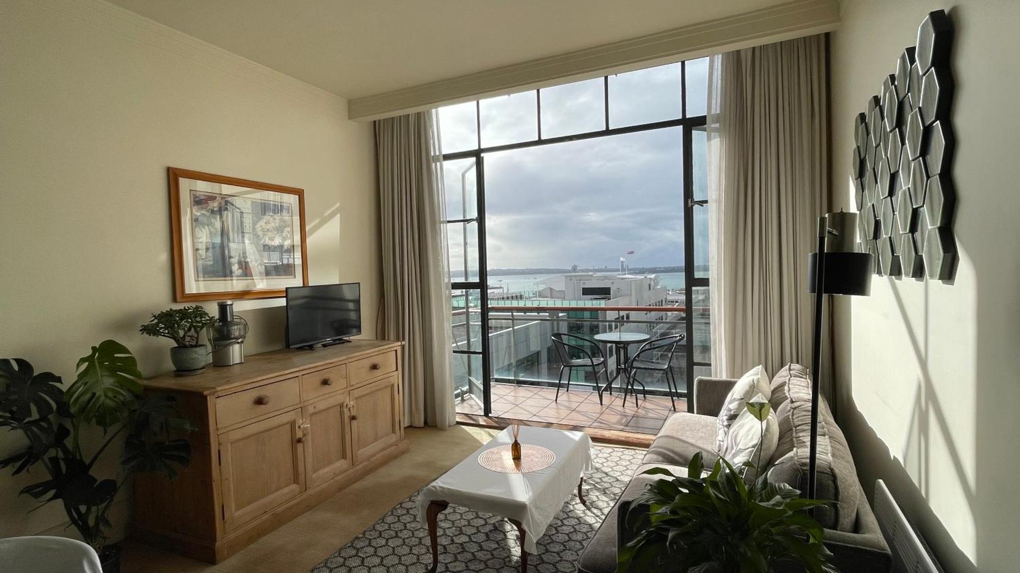 Sea View Heritage Apartment With Balcony Окленд Экстерьер фото
